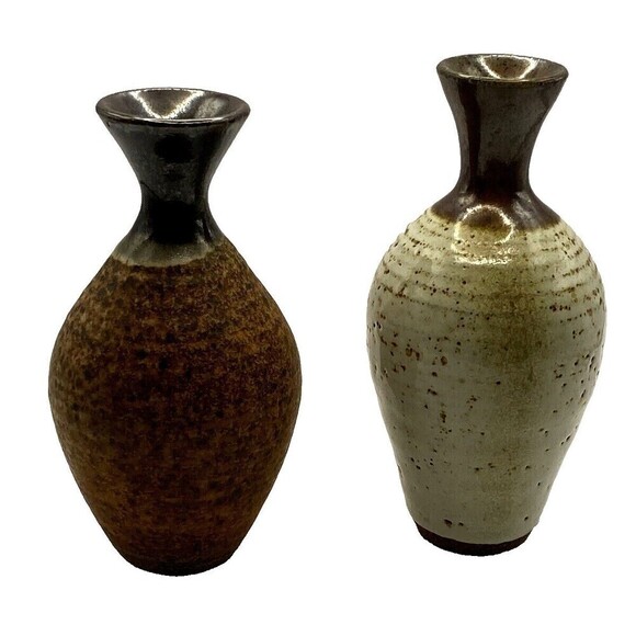 Vintage Maas Stoneware Art Pottery Speckled Bud Vases Signed Set of 2 - Picture 4 of 14